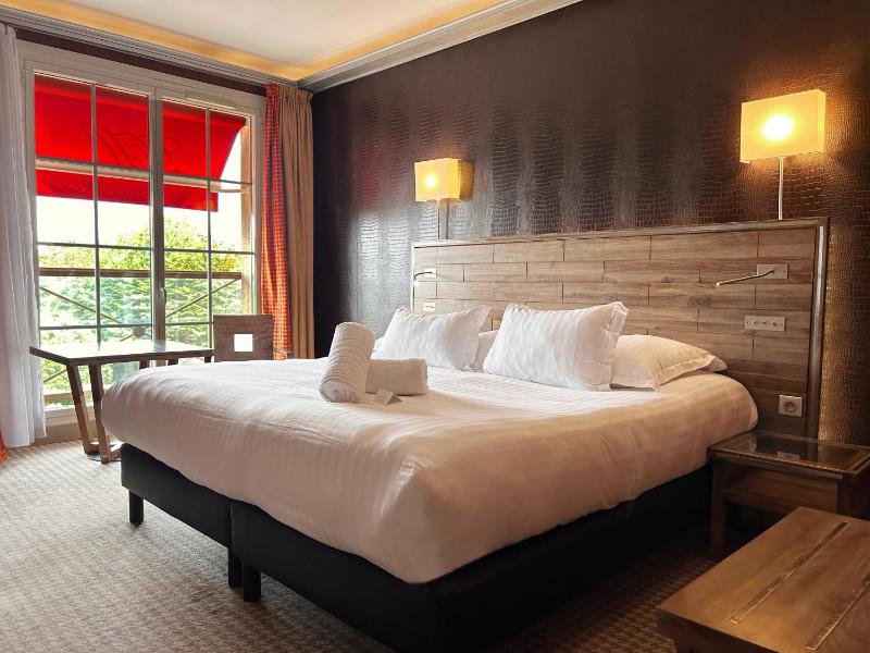 Superior Double Room - View Bay image 3