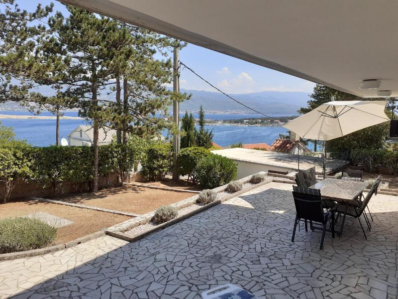 Two-Bedroom Holiday Home image 4
