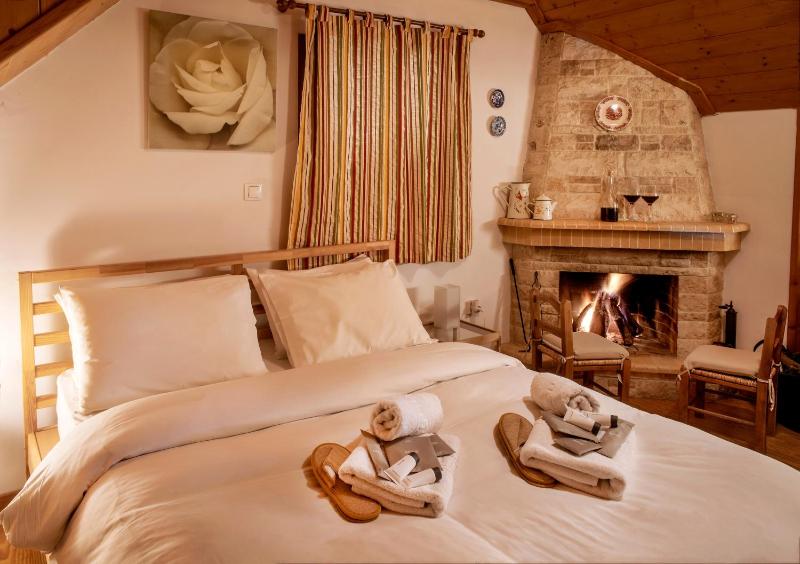 Double Room - Attic image 3