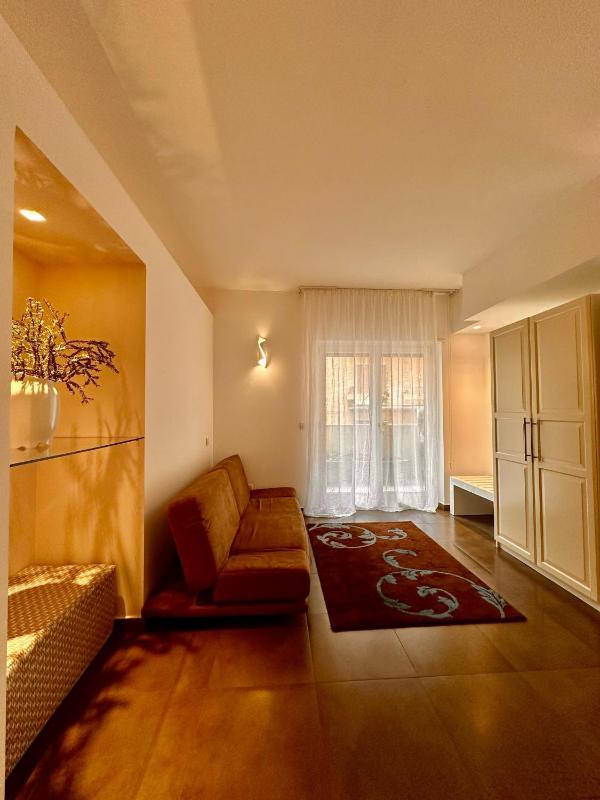 Maison R Boutique - image 43