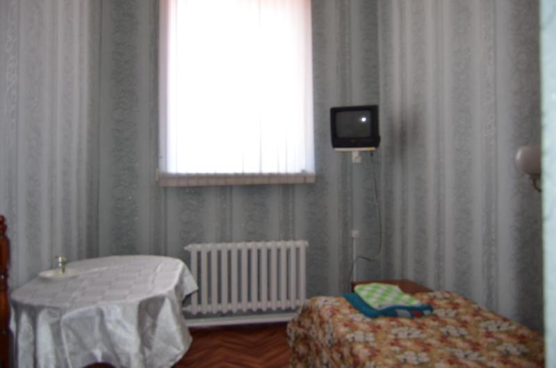 Single Room with Shower image 3