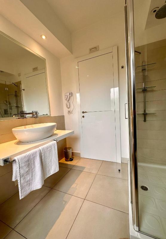 Triple Room image 2