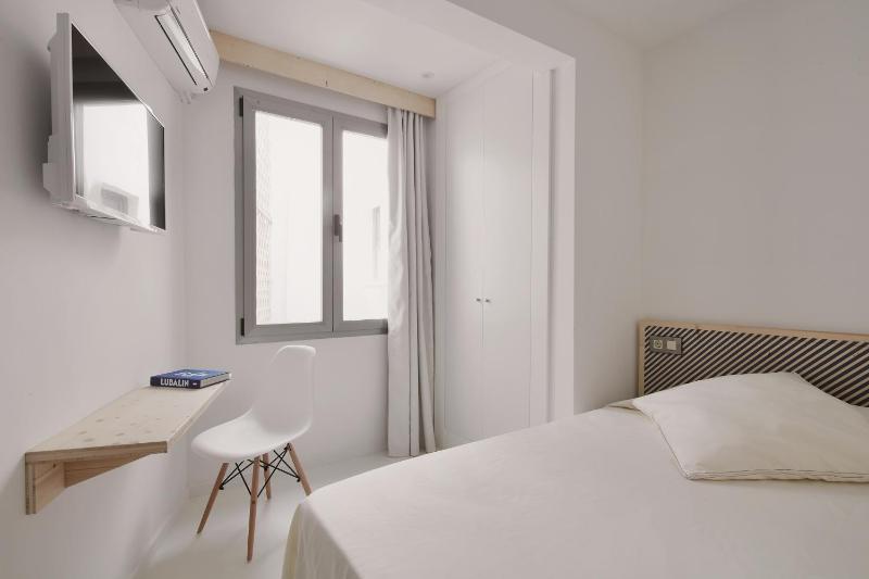 Interior Small Single Room image 3