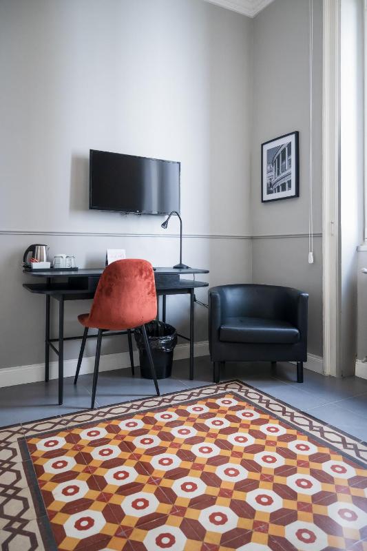 Standard Double Room image 4