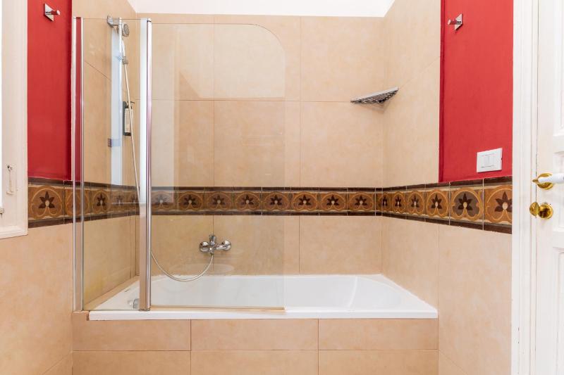 Double Room with Private External Bathroom image 3