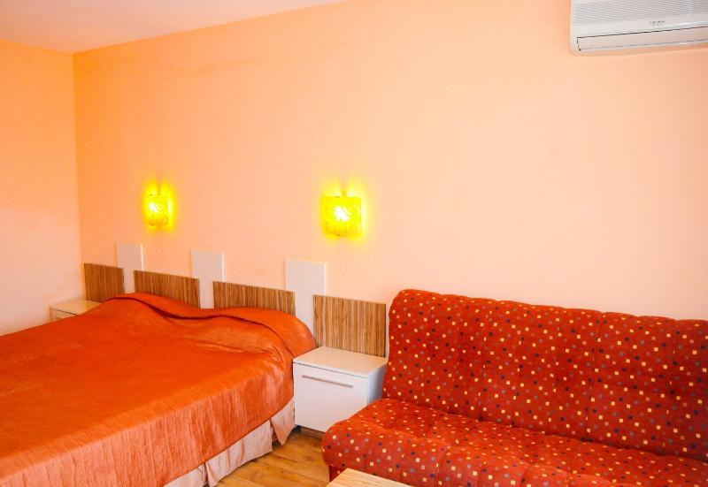 Twin Room - Basement image 1
