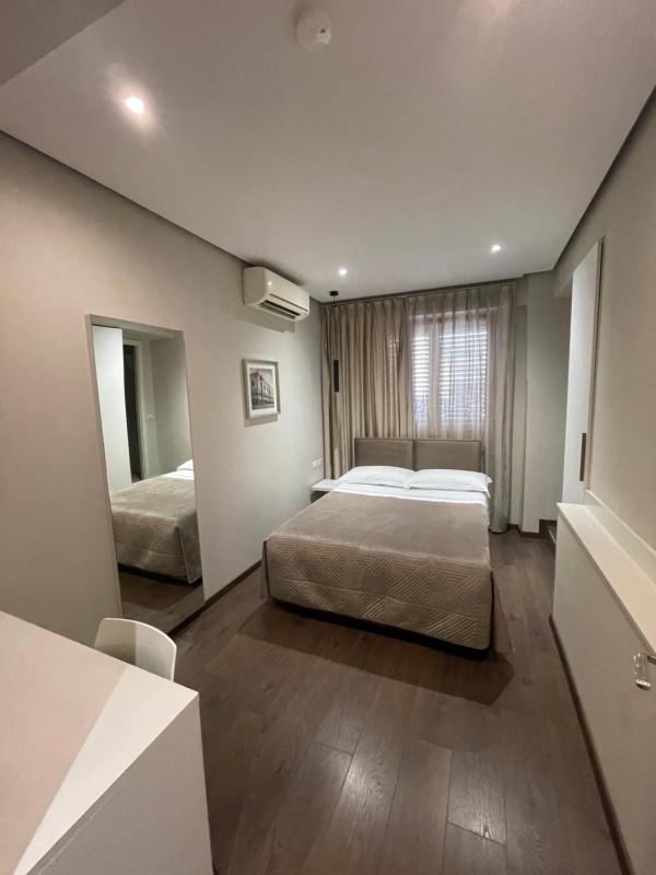 Single Room image 3