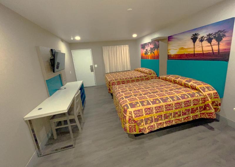 Queen Room with Two Queen Beds image 1