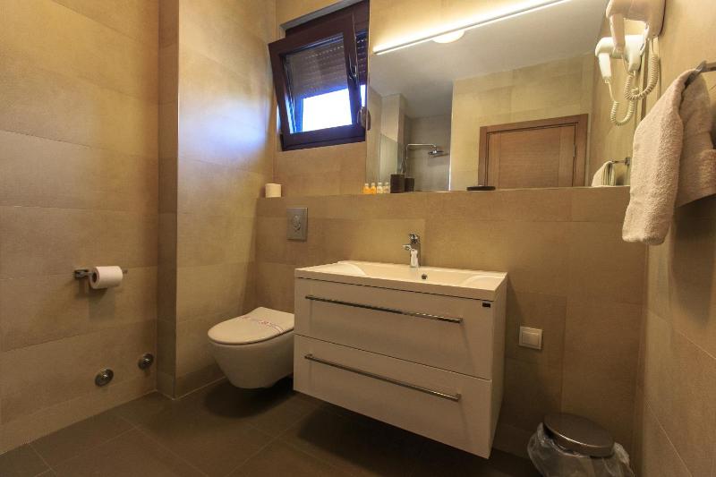 Double Room with Balcony and Sea View image 2
