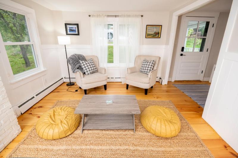 *Restored, Riverside Home* Walk to Adorable Downtown Images