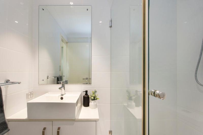 Suburban Living - 2 bedroom apartment Victoria Park - image 9