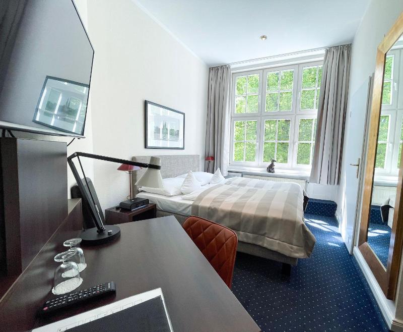Double Room image 1
