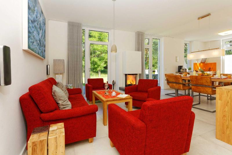 Three-Bedroom House image 1