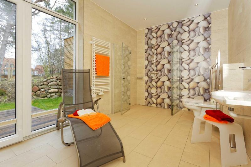 Three-Bedroom House image 4