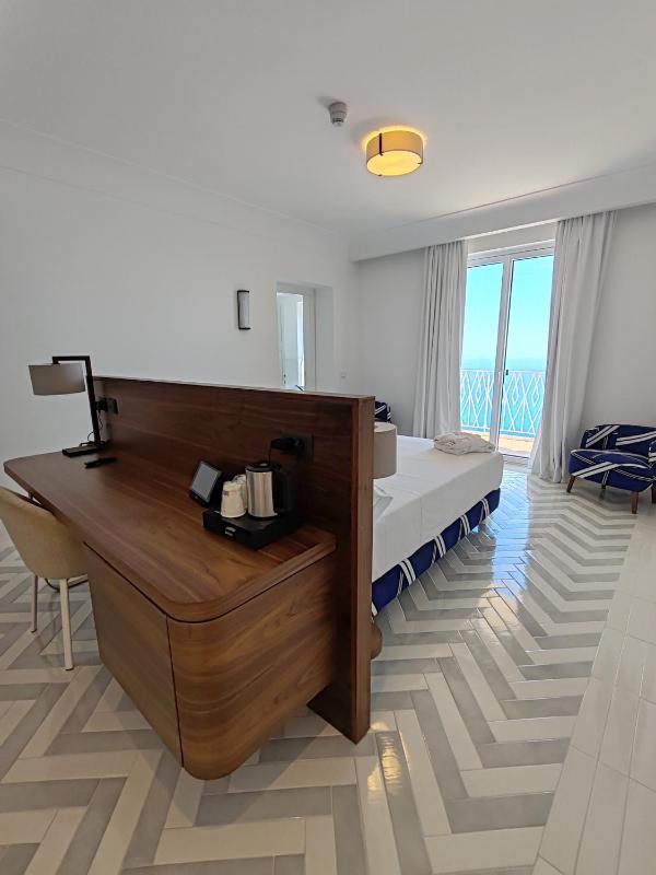  Prestige Deluxe Room with Sea View image 2