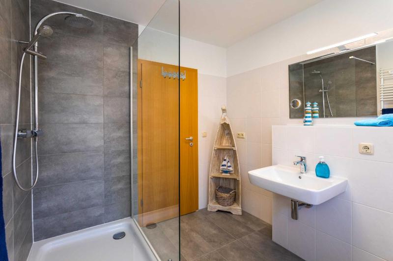 Two-Bedroom House image 4