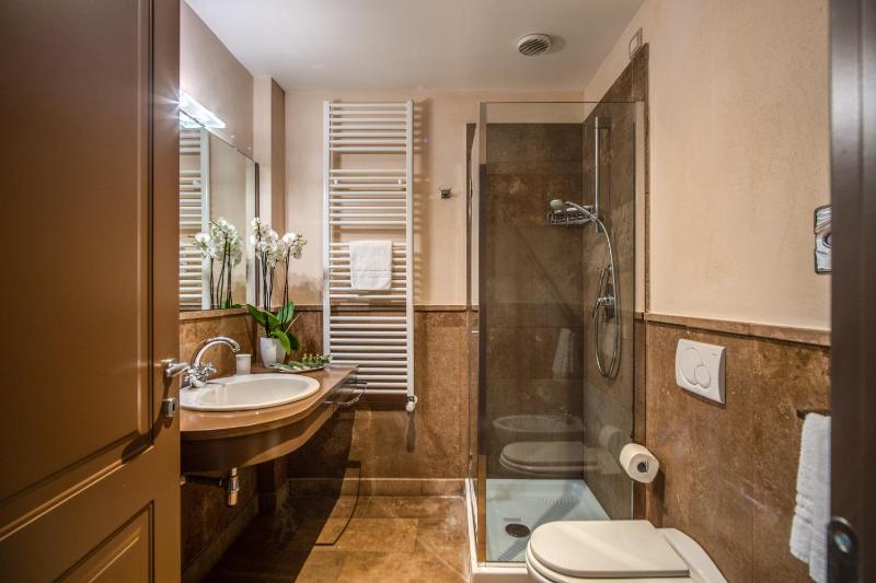 Superior Triple Room image 1