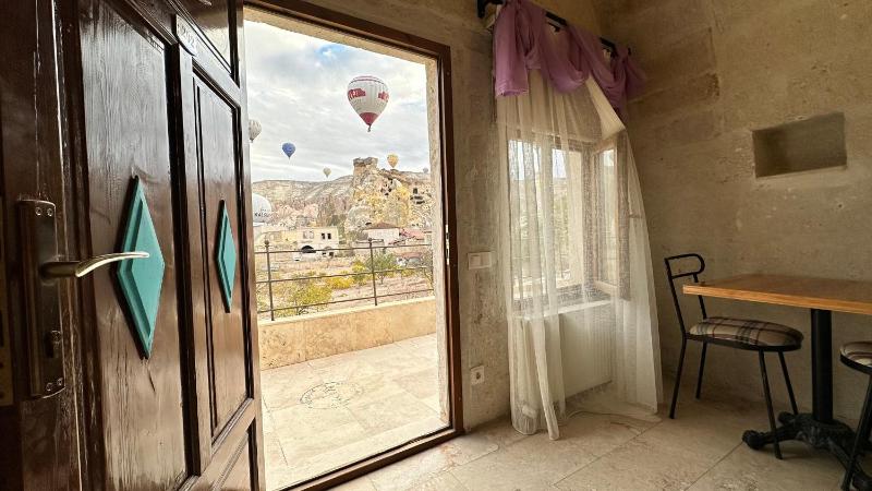 Honeymoon Suite image 1