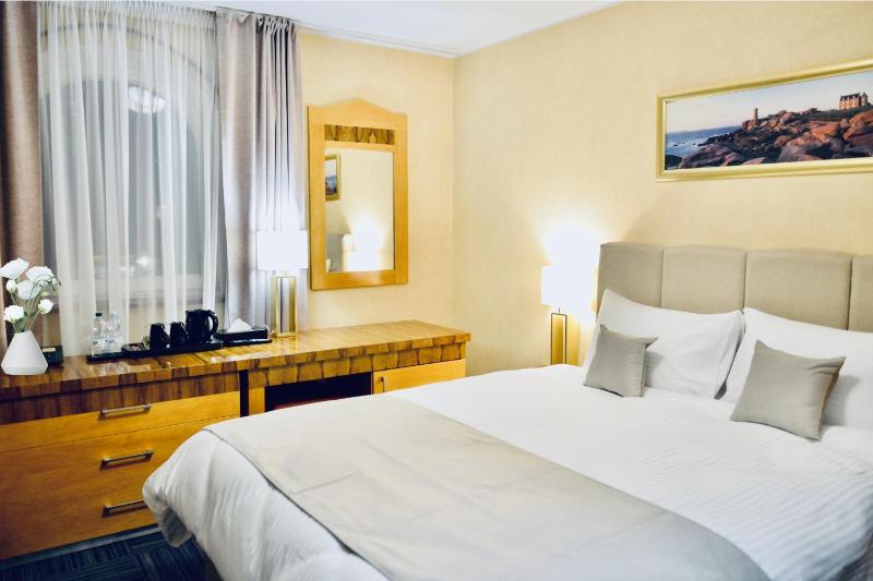 Standard Double Room image 1