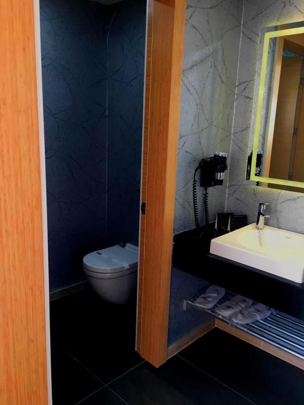 Superior Quadruple Room image 3