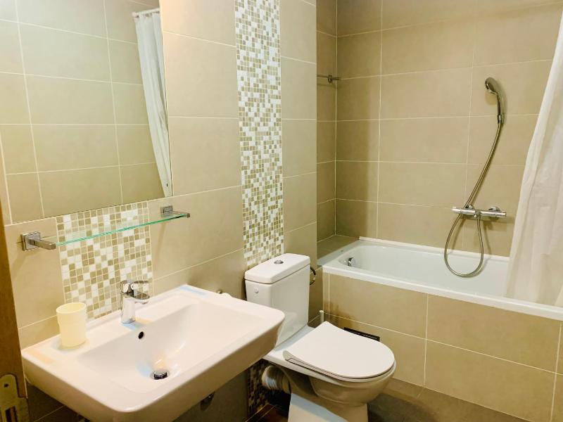 One-Bedroom Apartment image 2