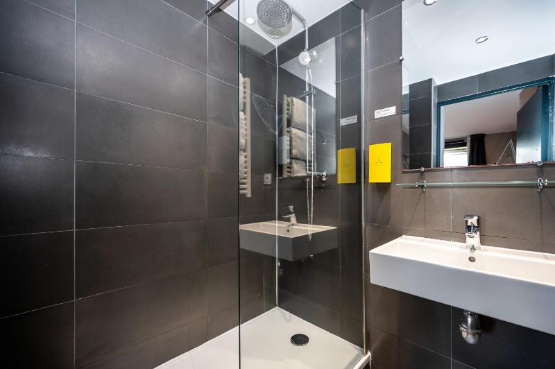 Studio  Apartment (3 Adults) image 2