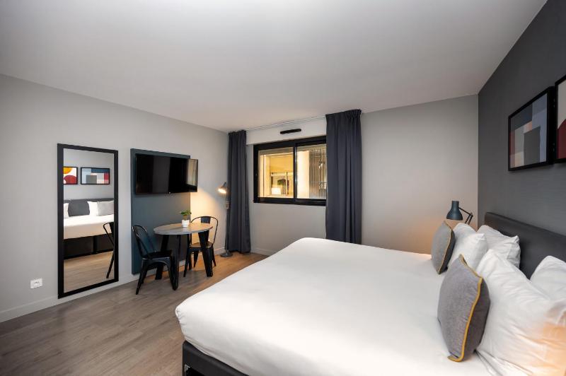 Studio Apartment (2 Adults) image 3