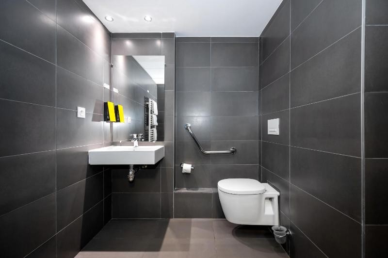 Studio Apartment Accessible (2 Adults) image 2