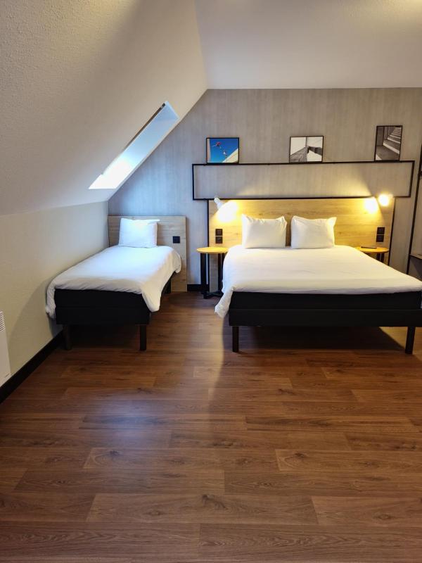Two Adjacent Double Rooms  image 4