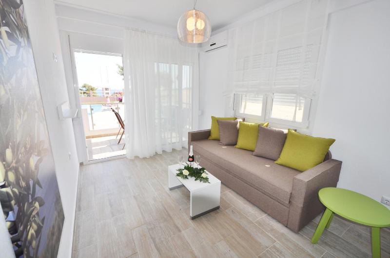Apartment with Sea View image 2
