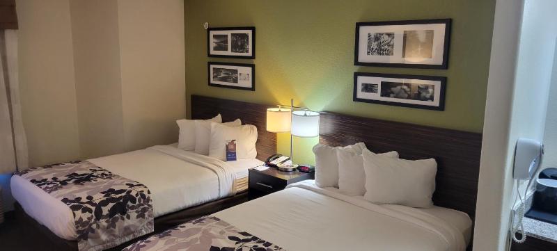 Double Room with Two Double Beds - Non-Smoking image 3