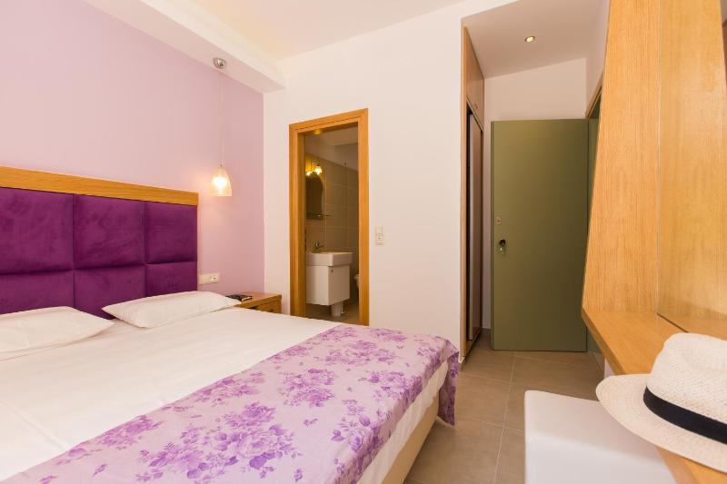 Superior Double Room image 4
