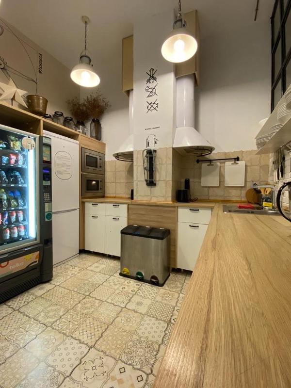 Hostel Numero Trece - Private Capsule Deds - Albergue Juvenil - FREE towels coffee & tea remote check-in - image 15