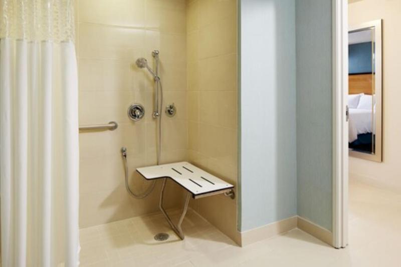 King Room - Mobility Access/Non-Smoking image 2