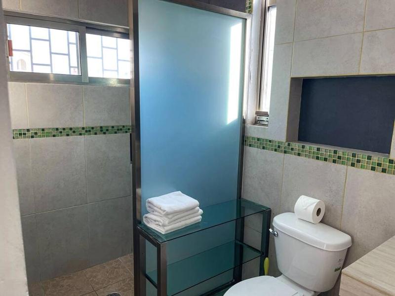 EspaciosaCentrica y bonita casa 10 personas - image 13