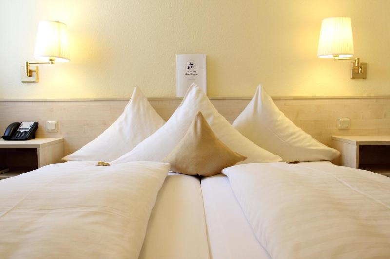 Double Room image 2