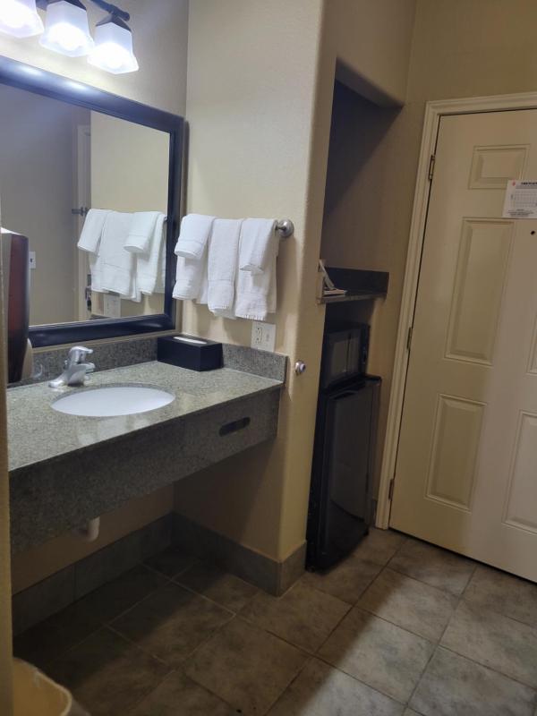 Single Room image 4