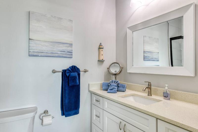 Oceans 13 Condo C - image 32