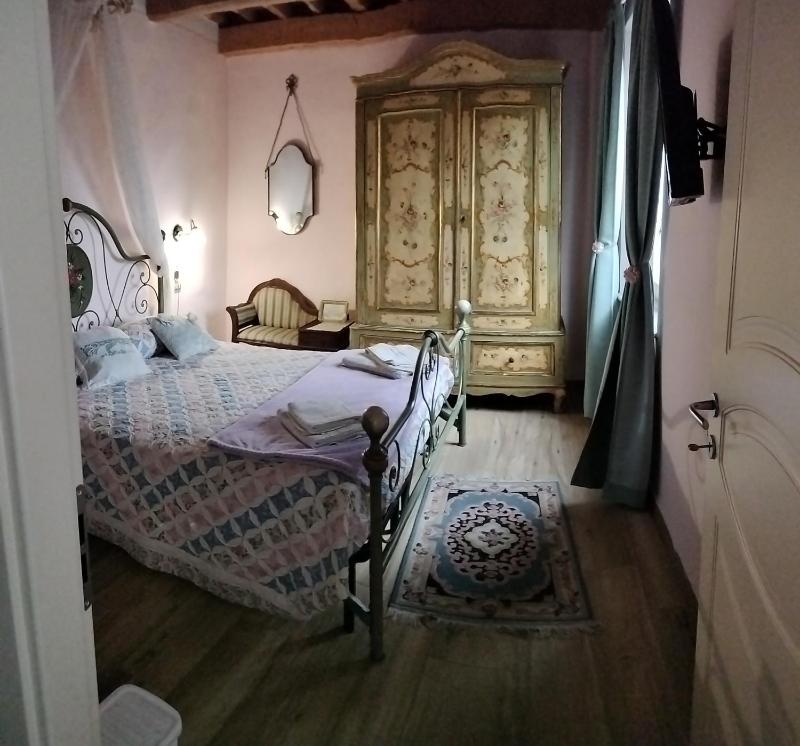 Small Double Room image 1