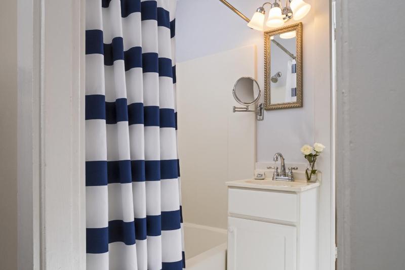 Two-Bedroom King Suite image 2