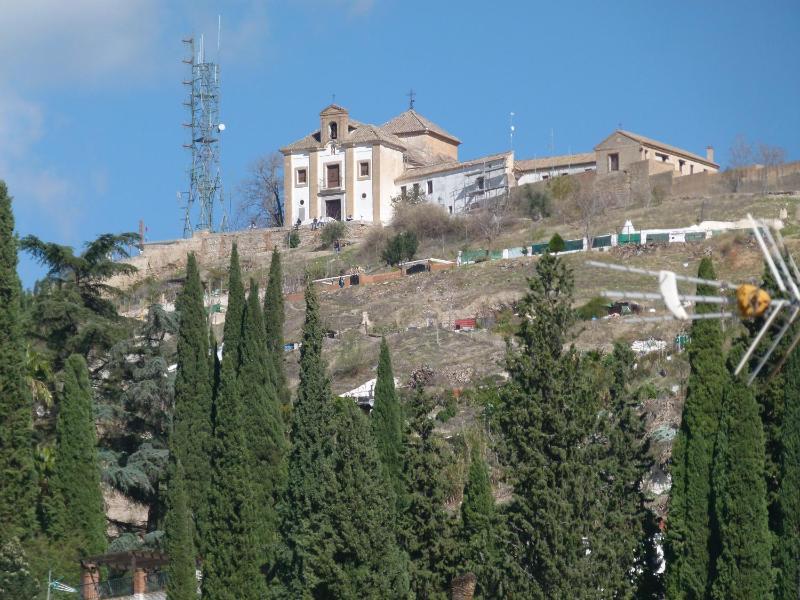Apartamento en Carrera del Darro Granada Atico - image 6