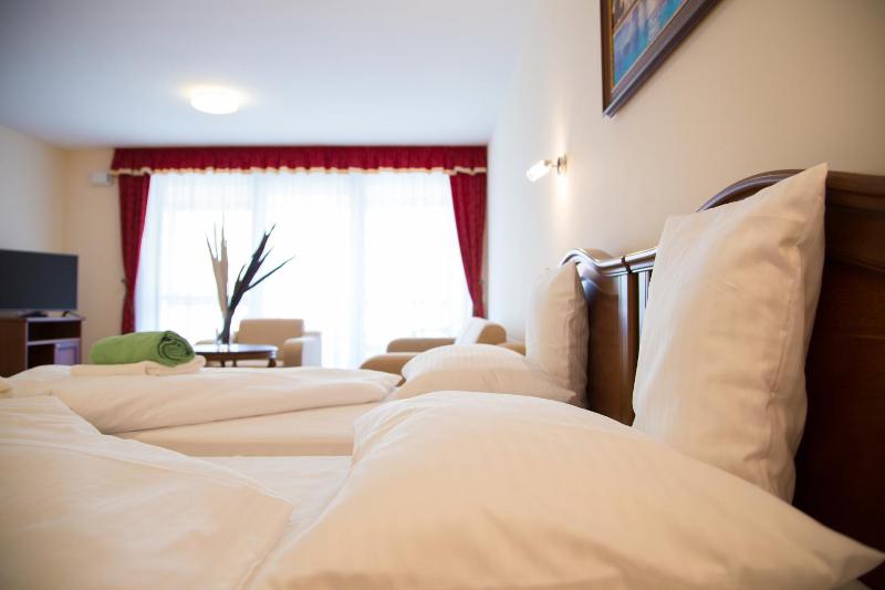 Double Room with Terrace image 2