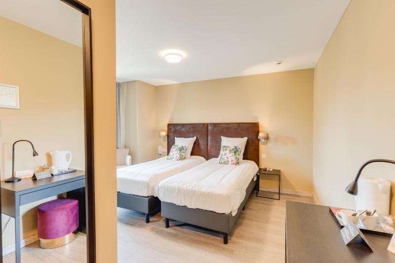 Double Room image 4