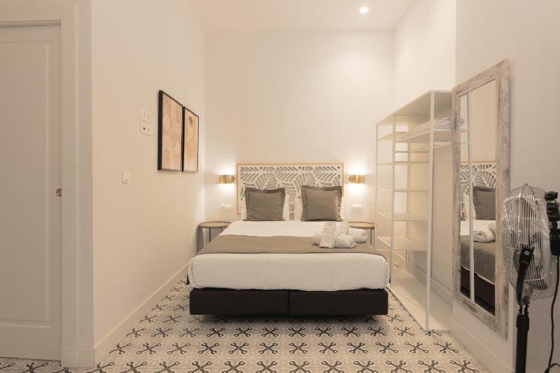 Apartamentos Teatro by Be Alicante - image 7