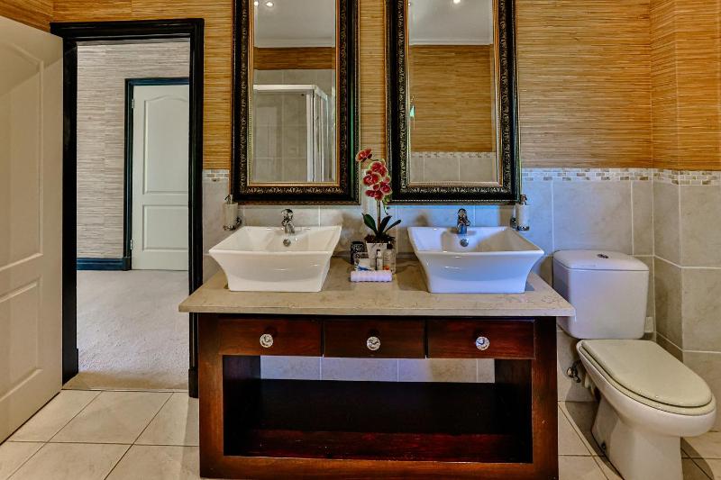 4 Bedroom Deluxe Duplex - Zimbali - image 12