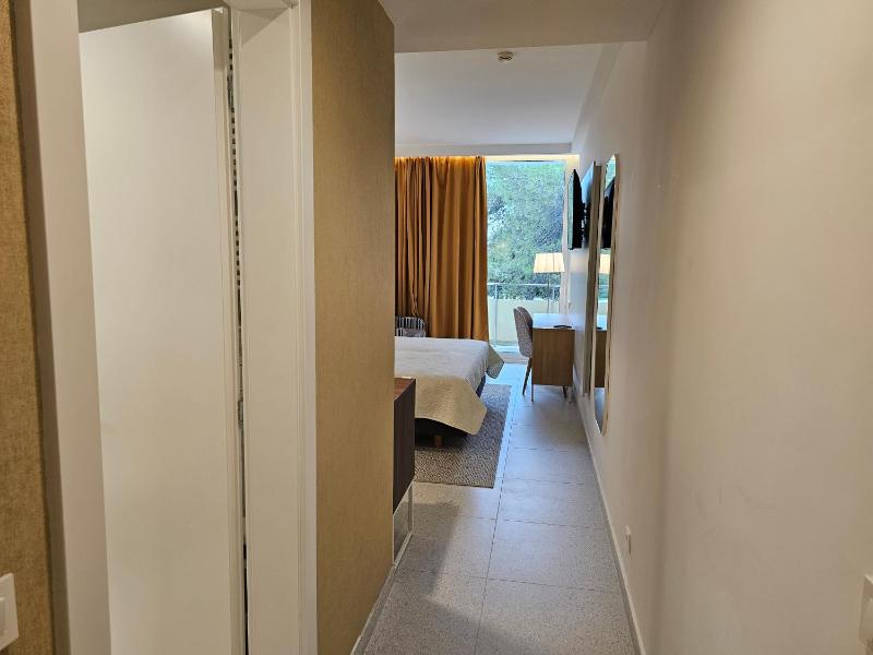 Standard Triple Room with Balcony image 2