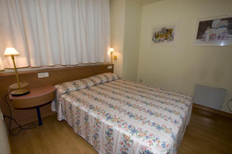 One-Bedroom Apartment (2 - 4 Adults) image 1