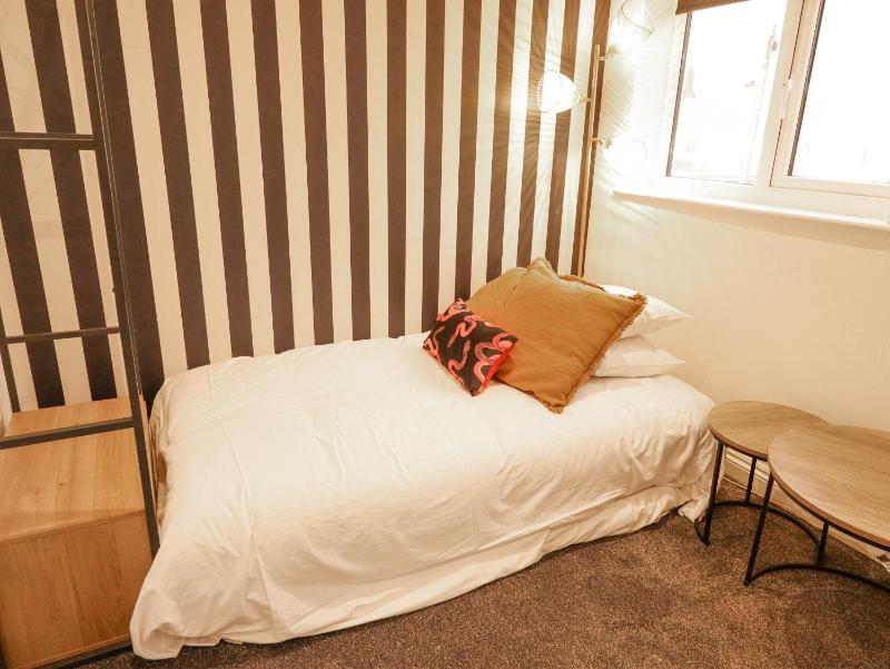 Carlton House - image 7
