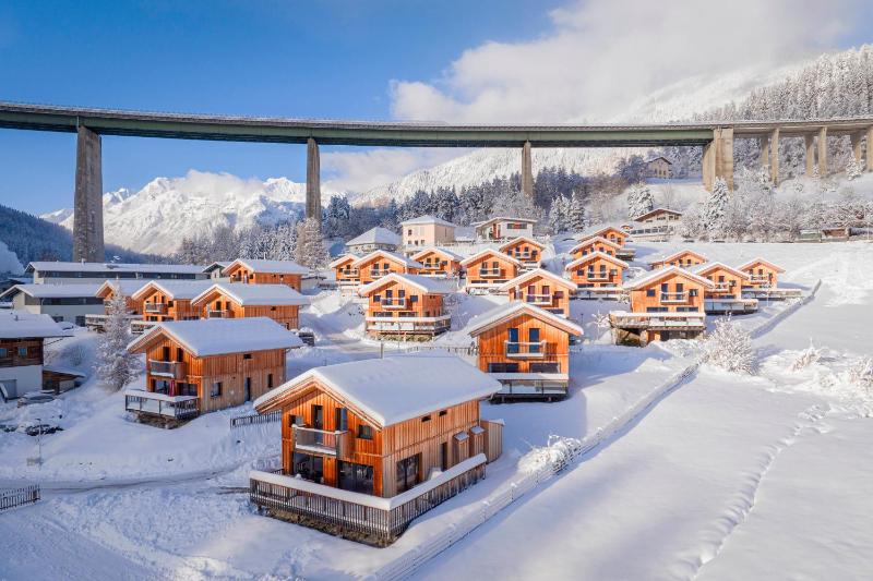 Chalet with 4 bedrooms for 8 persons image 3