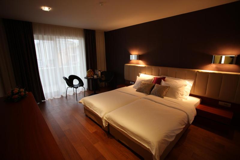 Double or Twin Room image 2